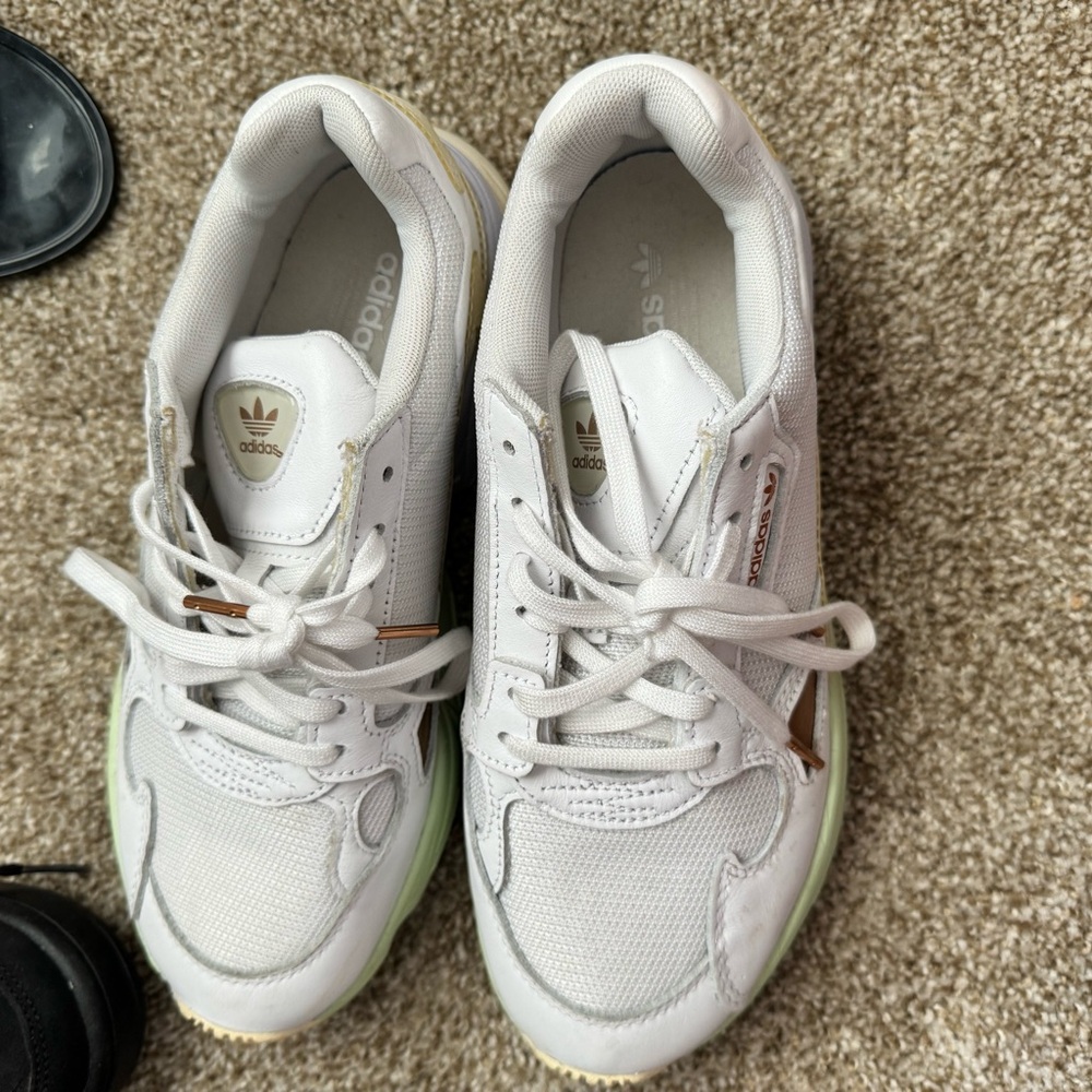 Adidas - Picture 2 of 2